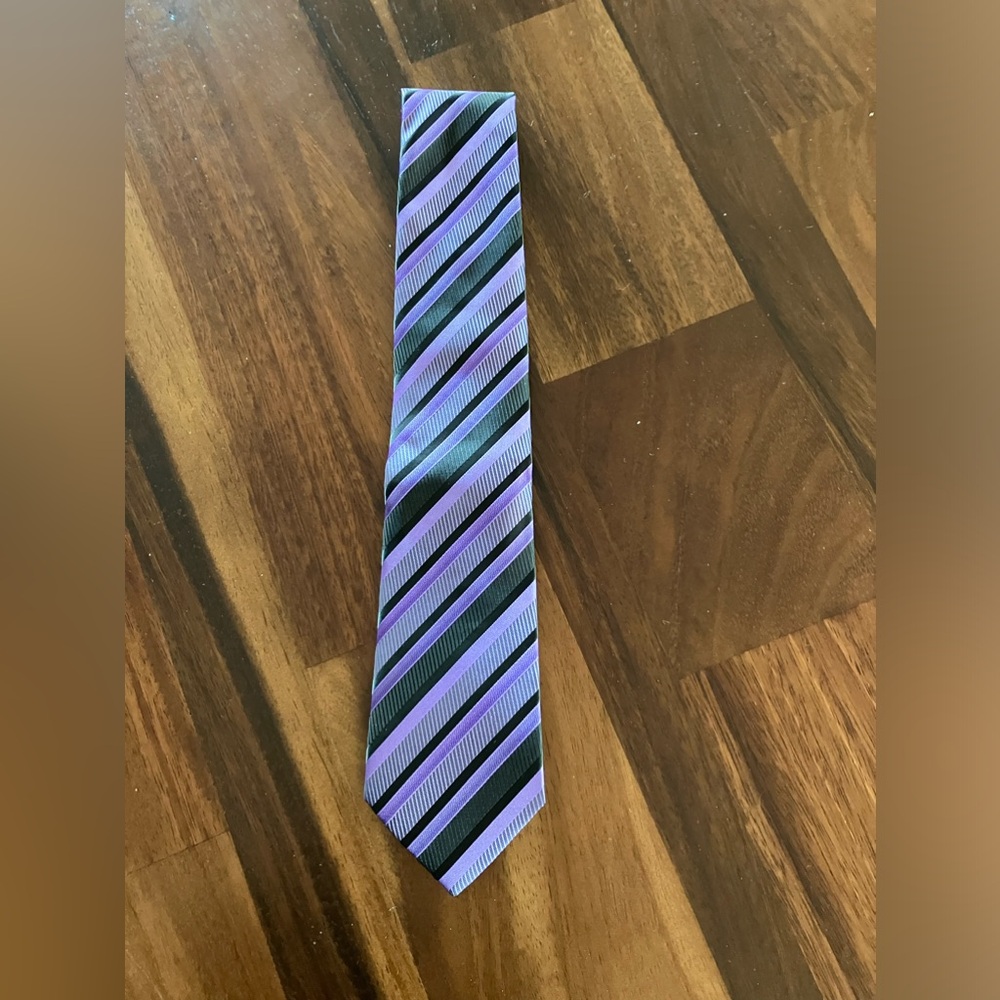 Men’s striped silk tie. NWOT